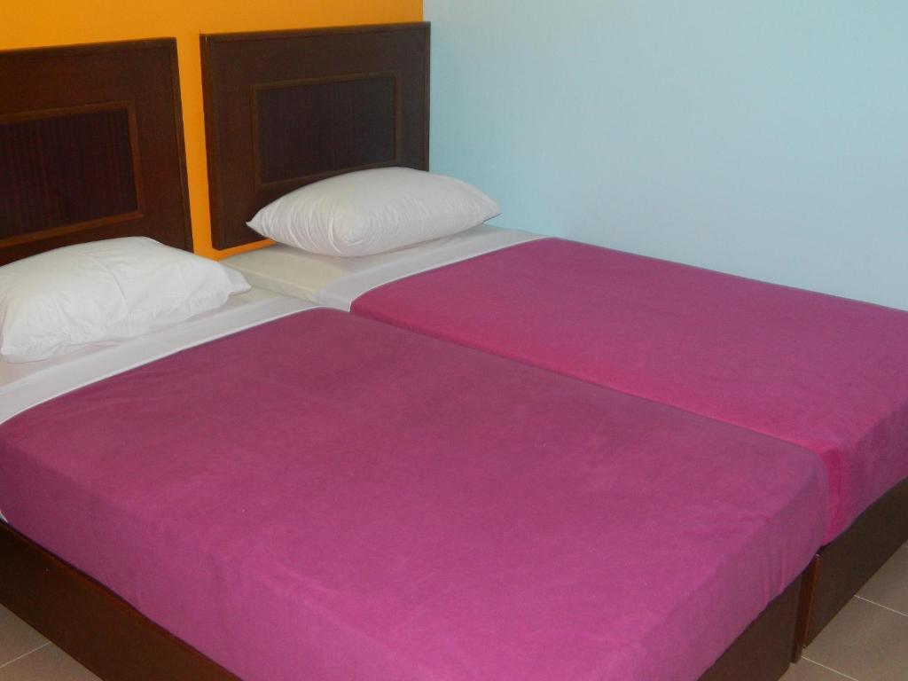 River Side Hotel Mersing Quarto foto