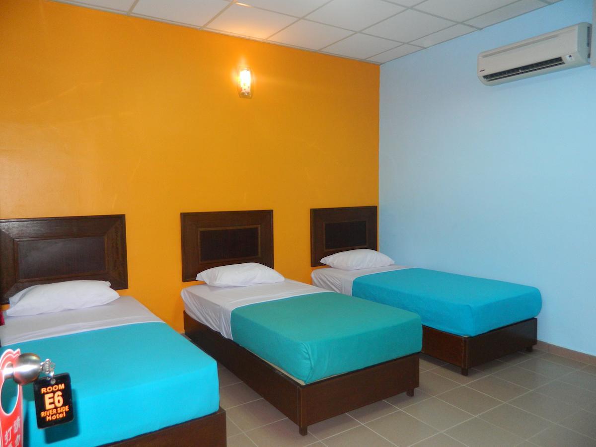 River Side Hotel Mersing Quarto foto
